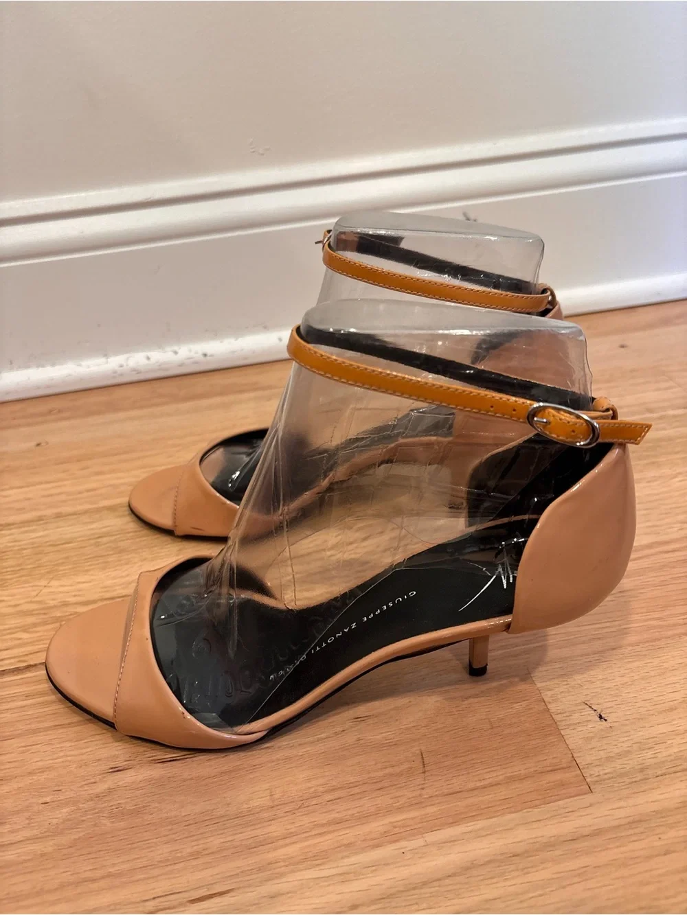 Giuseppe Zanotti tan patent leather sandals with kitten heel & ankle strap sz 37